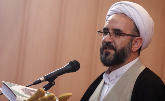 برخی نامزدهای مجلس با توزیع پول و شام و ناهار به شعور مردم توهین می‌کنند