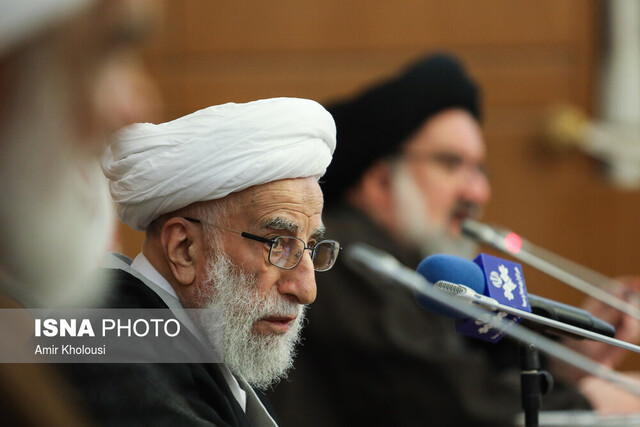 آیت الله جنتی: سفیر انگلیس را باید به‌عنوان عنصر نامطلوب از کشور بیرون کرد
