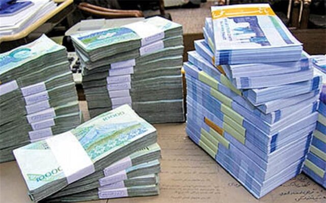 افزایش حقوق‌ها در سال آینده به نفع چه کسانی است؟