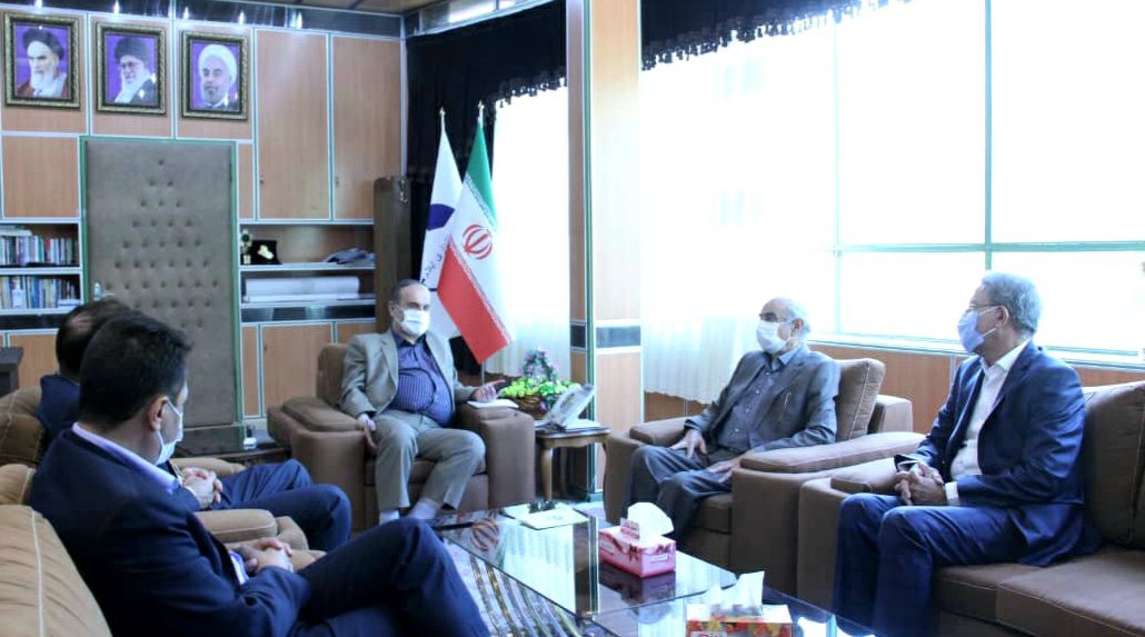 استاندار ایلام در دیدار با جمعی از معتمدان ملکشاهی: کار توسعه ملکشاهی در دستور کار است/اختصاص ۳۴ میلیارد تومان برای ساخت و تکمیل بیمارستان ملکشاهی
