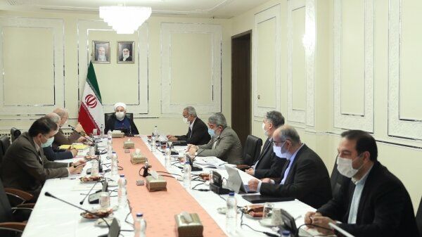 رئیس جمهور در جلسه روسای کمیته های ستاد ملی مبارزه با کرونا: مداخله فوری از طریق اعمال محدودیت های شدید برای ۲ هفته در مناطق قرمز موثر است