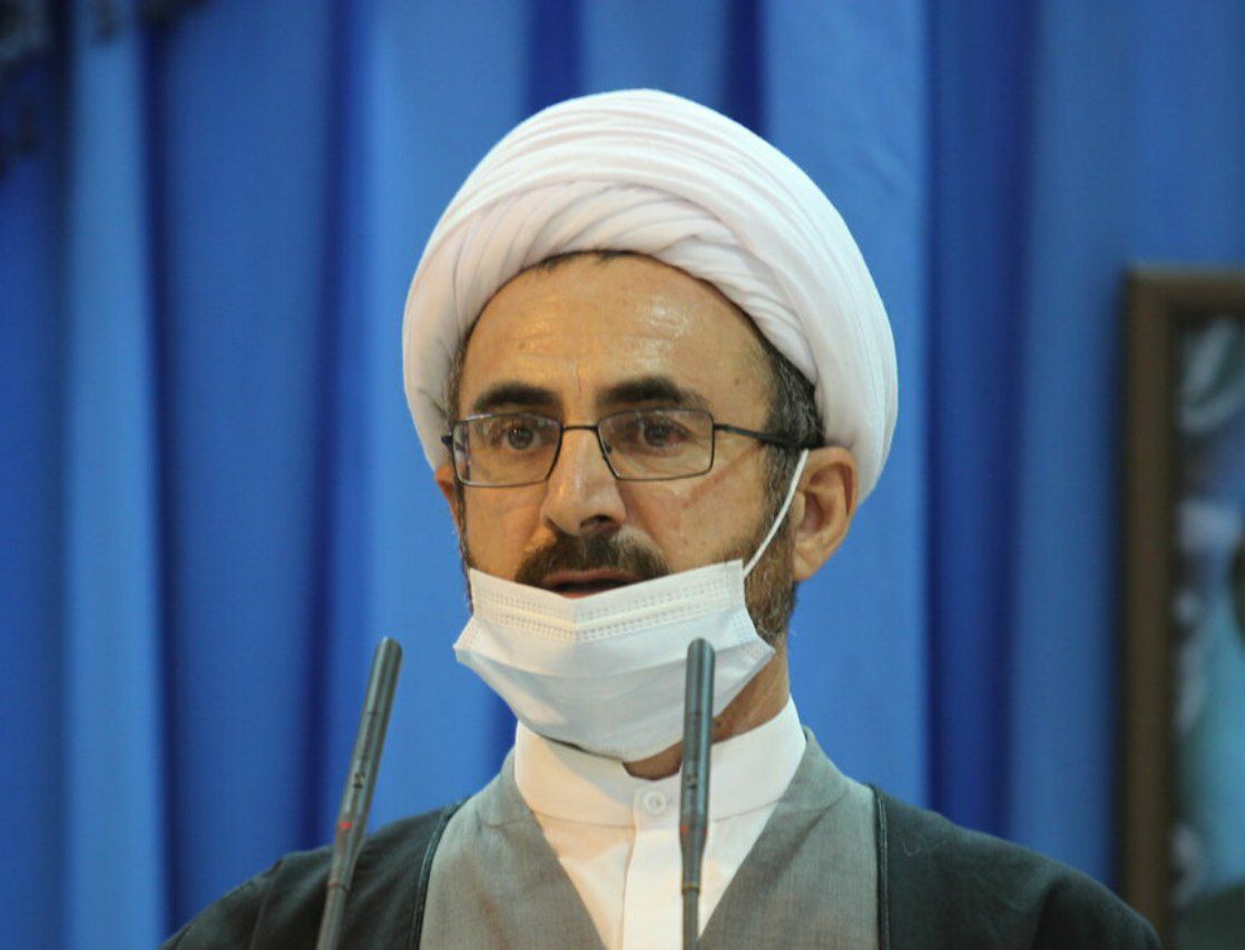 نماینده مقام معظم رهبری در ایلام : ایستادگی موجب تسلیم دشمنان در برابر اراده ملت می شود/ستاد تنظیم بازار نیز با حفظ مسئولیت خود با متخلفانی که سعی در آشفتگی بازار دارند قاطعانه برخورد کنند