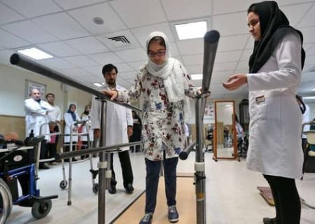 ارائه خدمات رایگان توانبخشی و مشاوره در ایلام به مناسبت هفته خدمت