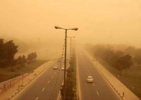 ۱۳ نفر بر اثر گرد و غبار در ایلام راهی بیمارستان شدند