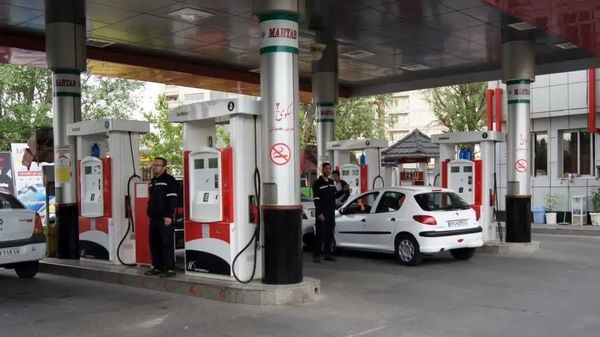 سوخت‌رسانی مطلوب و بدون وقفه منطقه‌ایلام در بازگشت زائران عتبات عالیات به کشور