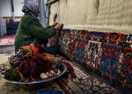 معاون مرکز ملی فرش ایران خبر داد: چتر بیمه بر سر ۱۵۰ هزار قالیباف/توسعه پوشش بیمه‌ای نیازمند تخصیص اعتبار است