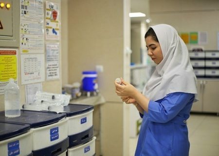 استعفای پرستاران زیر فشار حقوق ۲۸ میلیونی؛ ۷۰ هزار پرستار خانه‌نشین هستند / مردم خدمات پرستاری مناسب نمی‌گیرند و خسارت‌ها تا حد مرگ پیش می‌رود